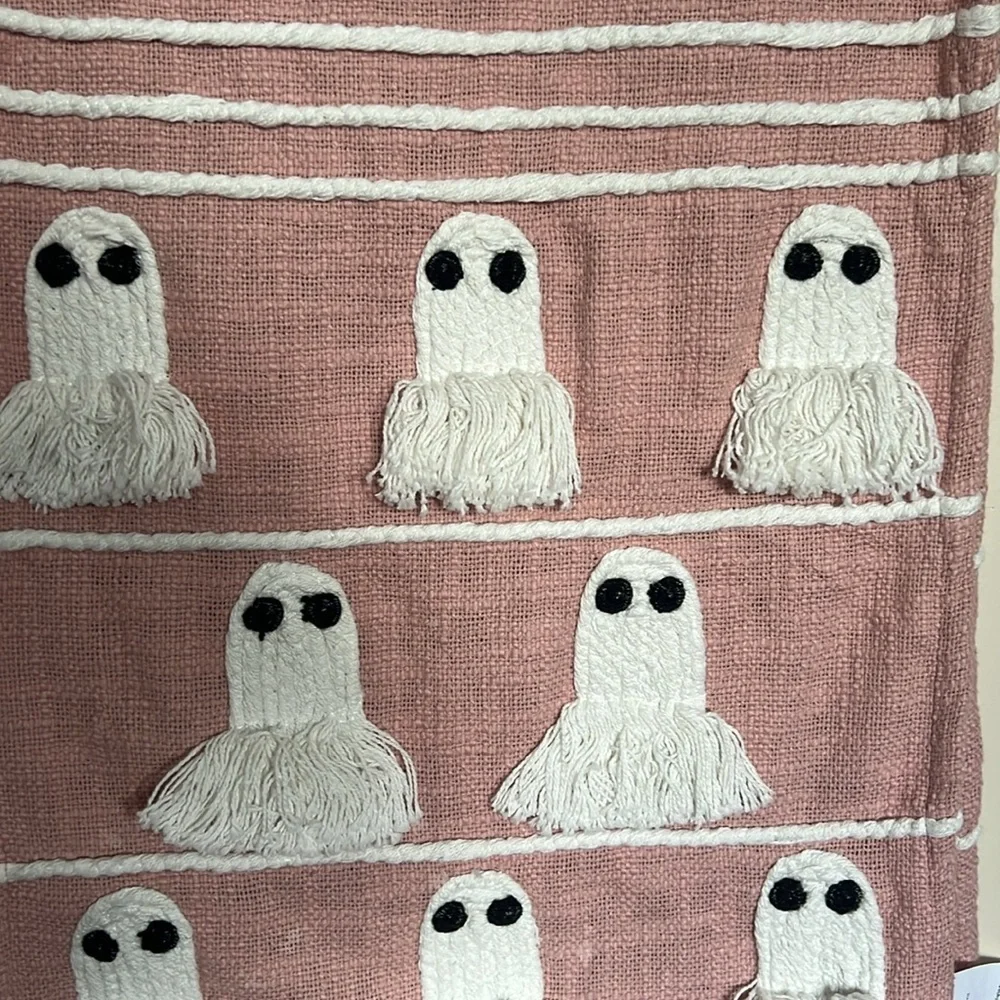 mDesign Halloween Spooky Cute Ghost Soft Pink Fringe Table Runner NWT